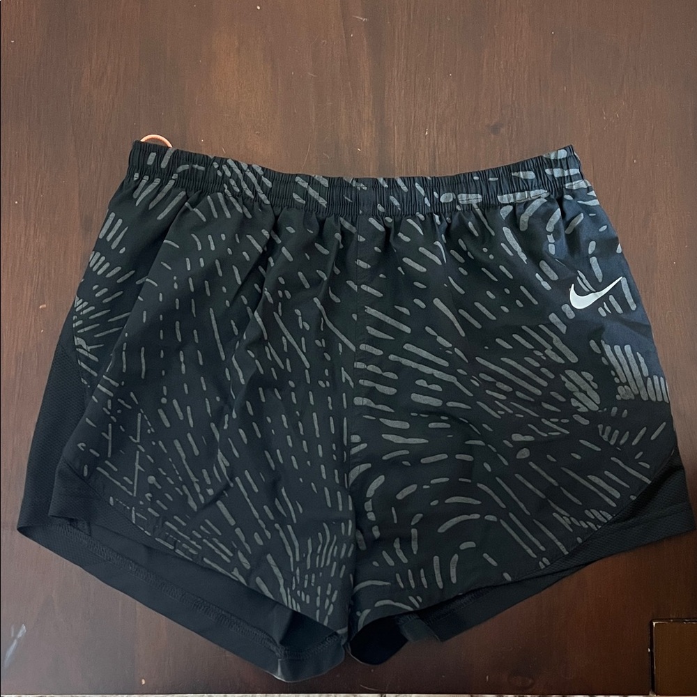 Nike Women's Black and Gray Athletic Shorts